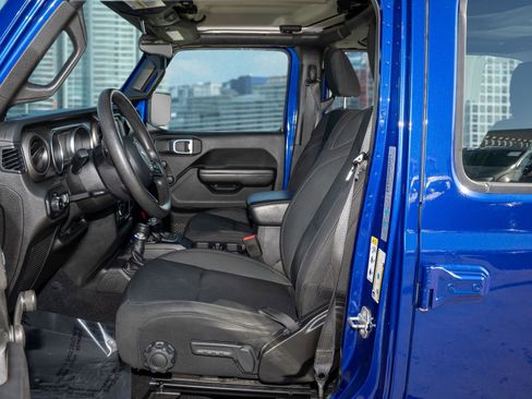 Used 2018 Jeep Wrangler Unlimited Sport image 15