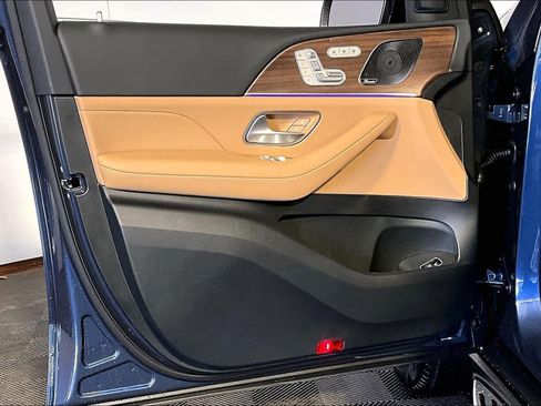 New 2026 Mercedes-Benz GLS 450 4MATIC image 11