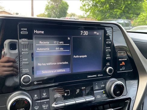 Used 2020 Toyota Highlander LE image 31