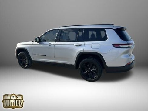 Used 2024 Jeep Grand Cherokee L Altitude image 4