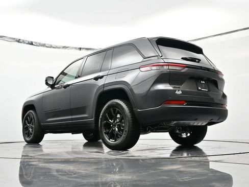 New 2025 Jeep Grand Cherokee Altitude image 43