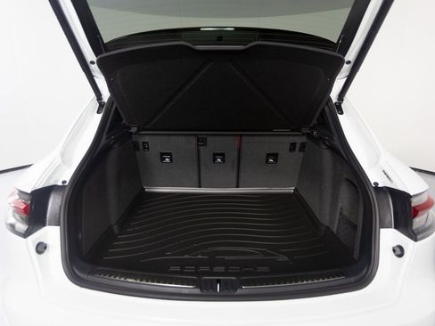 New 2026 Porsche Macan image 41