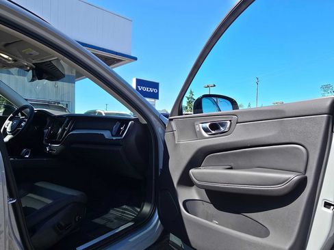 Used 2025 Volvo XC60 B5 Plus AWD/4WD image 12