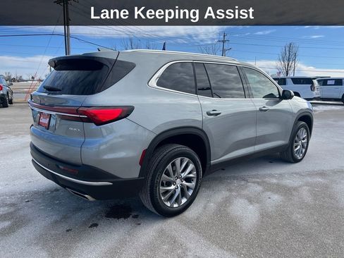 Used 2025 Buick Enclave Preferred image 5