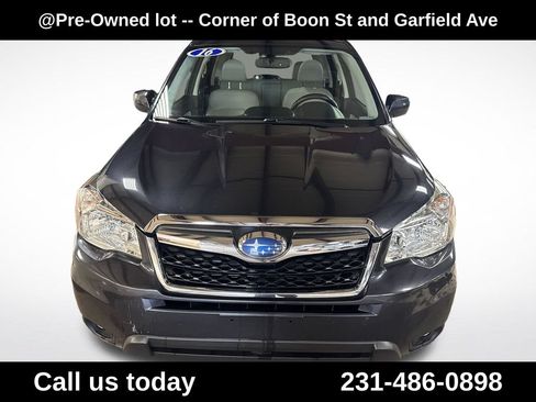 Used 2016 Subaru Forester 2.5i Limited AWD/4WD image 8