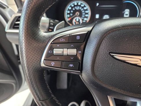 Used 2025 Genesis G70 2.5T RWD image 30
