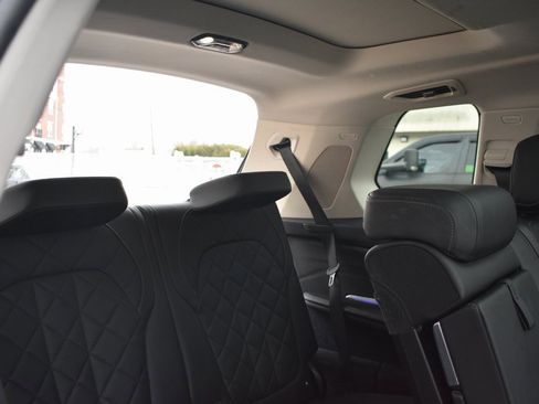 Used 2025 BMW X7 xDrive40i w/ Premium Package image 33