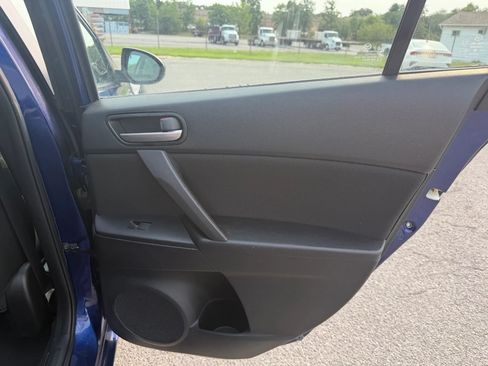 Used 2013 MAZDA MAZDA3 i Touring FWD image 28