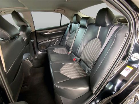 Used 2018 Toyota Camry SE w/ Moonroof Package FWD image 20