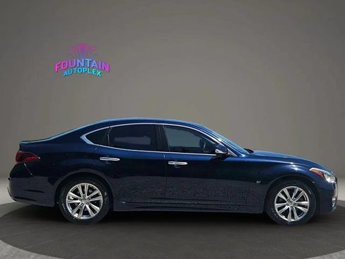 Used 2018 INFINITI Q70 Luxe RWD image 7