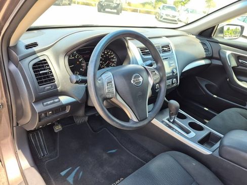 Used 2015 Nissan Altima 2.5 S w/ Special Edition Package FWD image 9