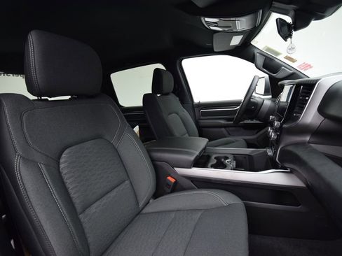 New 2026 RAM 1500 4x4 Crew Cab image 17
