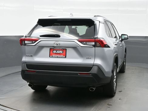 Used 2024 Toyota RAV4 XLE FWD image 5