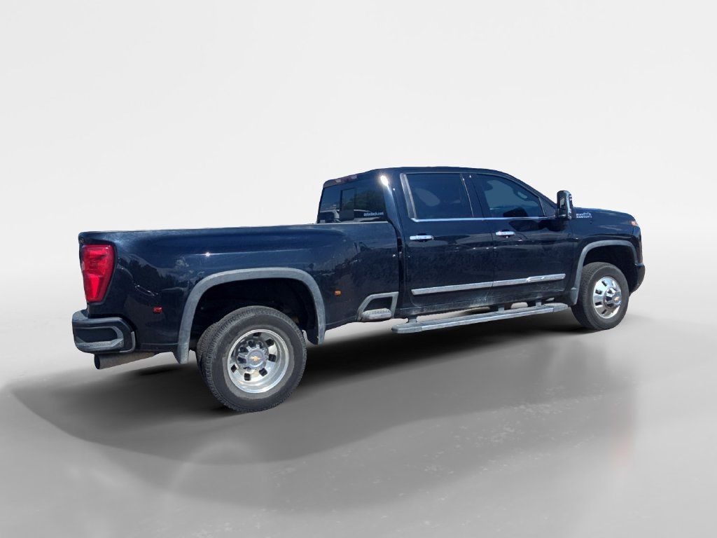 Used 2024 Chevrolet Silverado 3500 High Country w/ High Country Premium Package AWD/4WD image 6