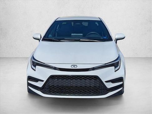 Used 2025 Toyota Corolla SE image 2