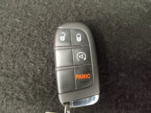 Used 2022 Jeep Renegade Latitude AWD/4WD image 32