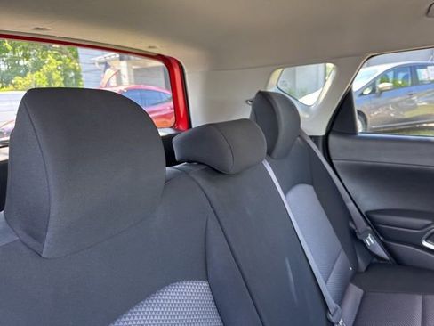 Used 2025 Kia Soul LX w/ LX Technology Package FWD image 15