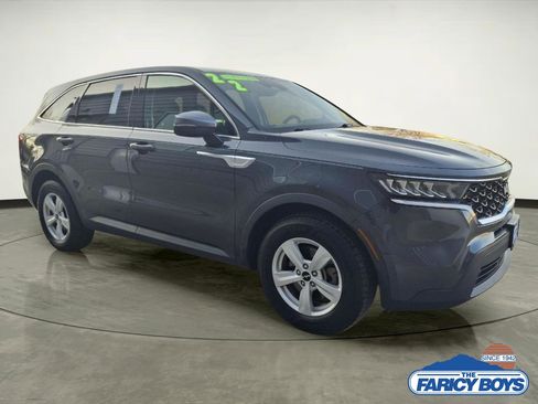 Used 2022 Kia Sorento LX image 5