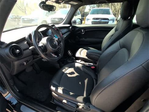 Used 2020 MINI Cooper 2-Door Hardtop image 9