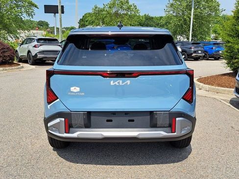 New 2027 Kia Seltos S FWD image 5