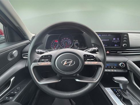 Used 2022 Hyundai Elantra SEL image 13