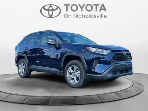 Used 2025 Toyota RAV4 XLE AWD/4WD image 7