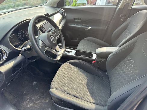 Used 2023 Nissan Kicks SV FWD image 11