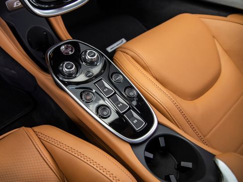 Used 2023 McLaren GT RWD image 34