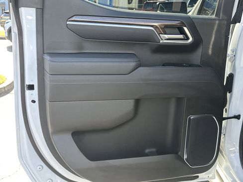 Used 2025 Chevrolet Silverado 1500 LT Trail Boss w/ Convenience Package II image 23