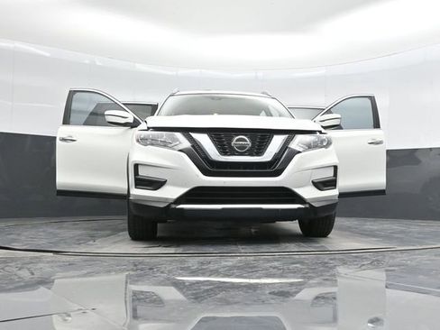 Used 2020 Nissan Rogue SV image 49