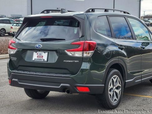 Used 2023 Subaru Forester Premium image 6
