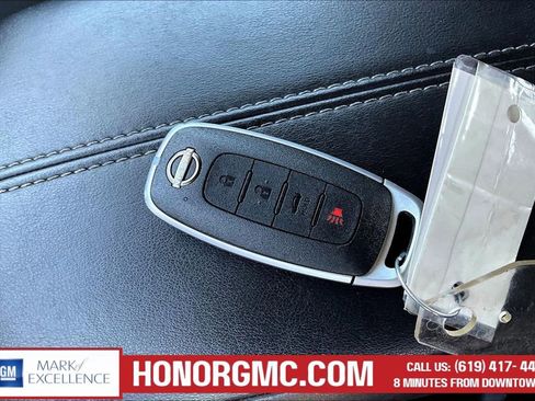 Used 2024 Nissan Sentra SV FWD image 34