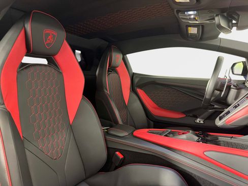 Used 2024 Lamborghini Revuelto AWD/4WD image 25