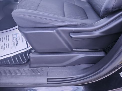 Used 2021 Chevrolet Silverado 1500 Custom image 18