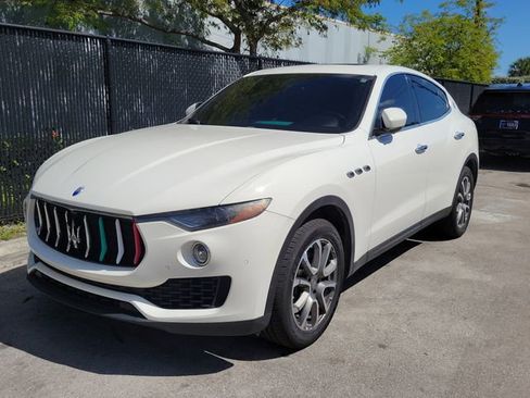 Used 2018 Maserati Levante AWD/4WD image 3