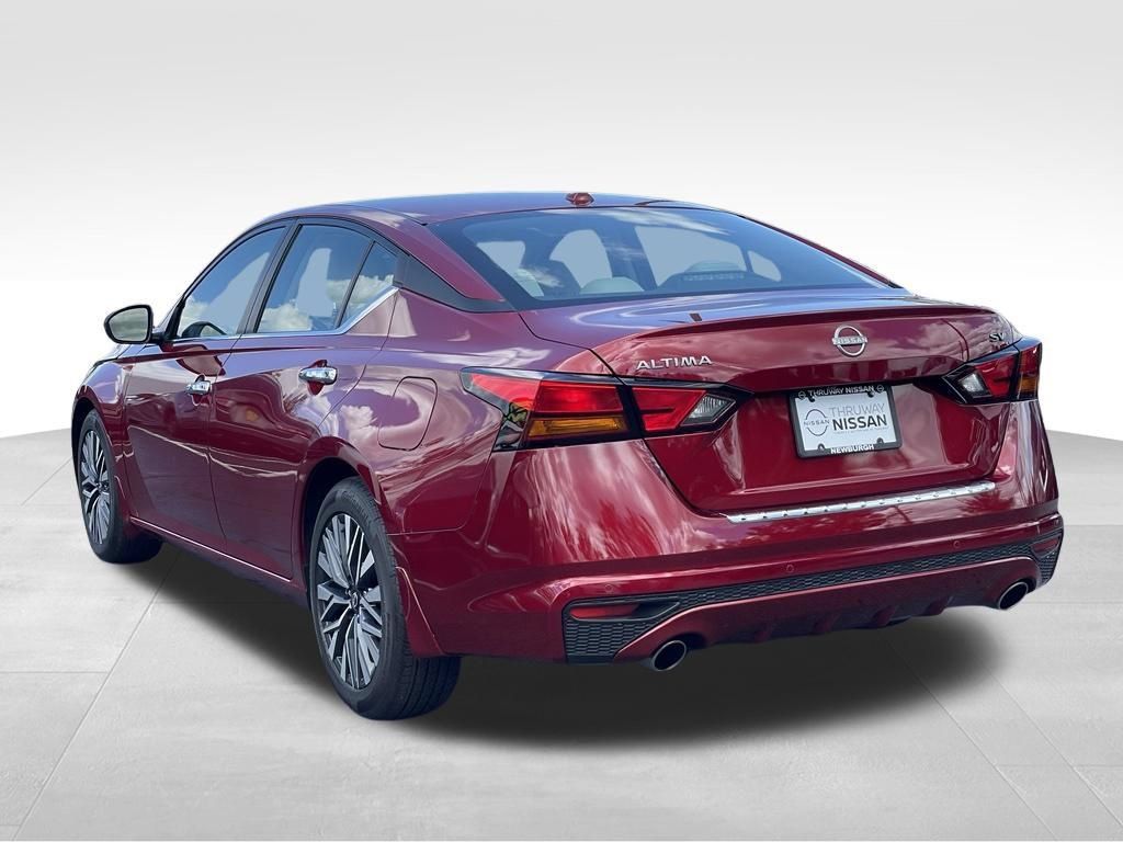 Certified 2023 Nissan Altima 2.5 SV w/ SV Premium Package AWD/4WD image 5