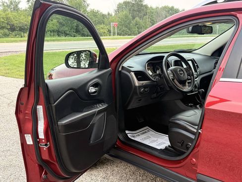 Used 2016 Jeep Cherokee Limited AWD/4WD image 10
