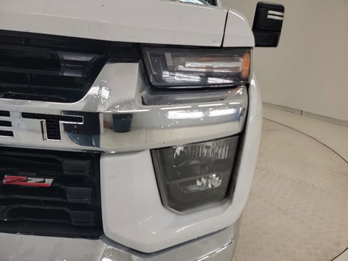 Used 2020 Chevrolet Silverado 2500 LT w/ Z71 Off-Road Package image 9