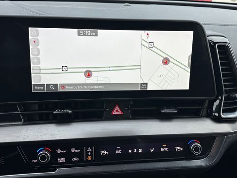 Used 2025 Kia Sportage EX image 12