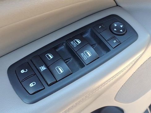 Used 2013 Jeep Grand Cherokee Laredo AWD/4WD image 20