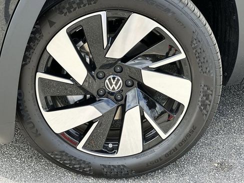 New 2026 Volkswagen Atlas Cross Sport SEL image 10