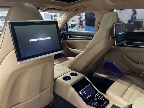Used 2018 Porsche Panamera Turbo S Executive image 35