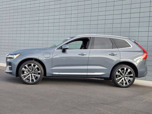 Used 2023 Volvo XC60 T8 Ultimate w/ Climate Package AWD/4WD image 2