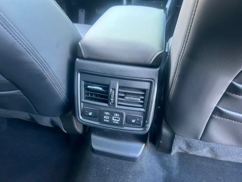 Used 2026 Subaru Outback Limited XT AWD/4WD image 21