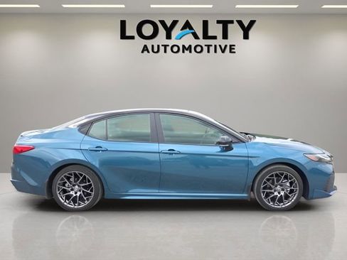 Used 2025 Toyota Camry XSE FWD image 6