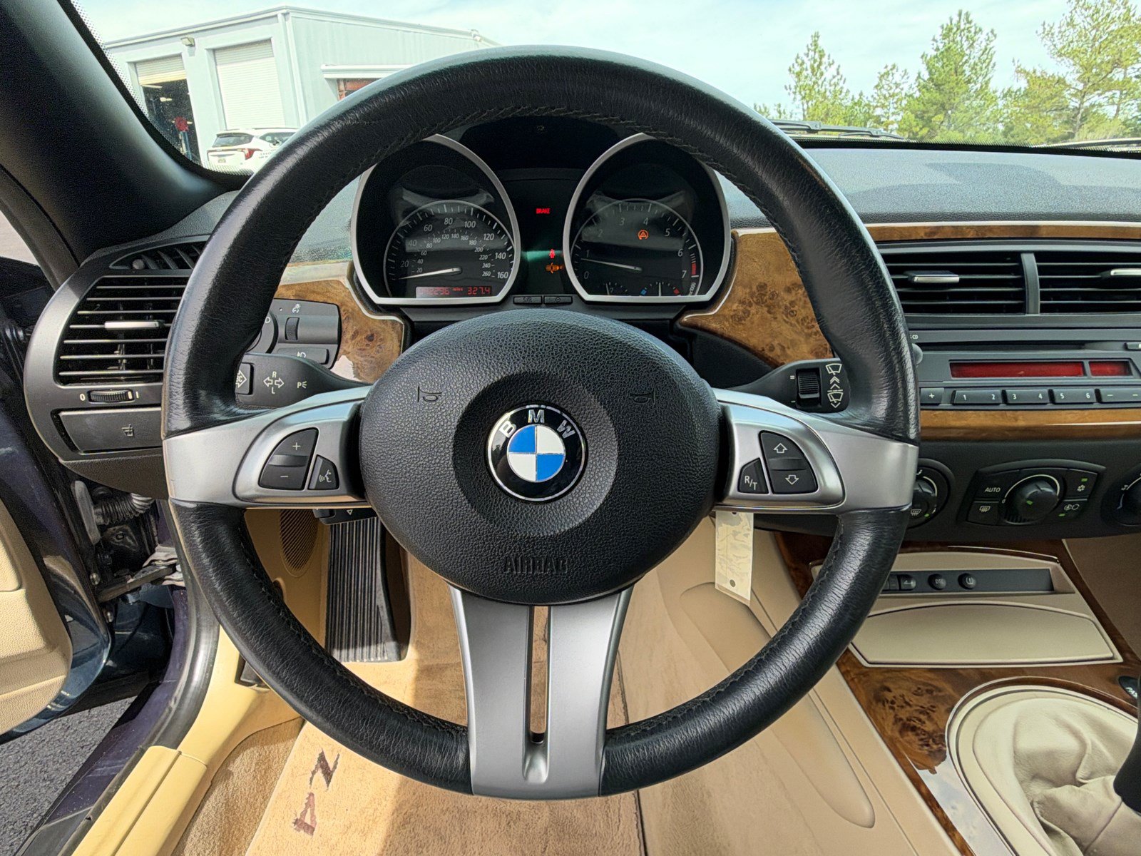 Used 2005 BMW Z4 2.5i RWD image 17
