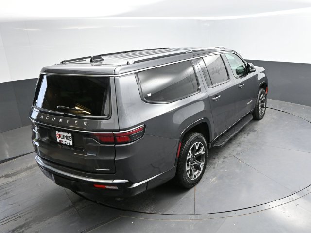 Used 2024 Jeep Wagoneer L Series III w/ Flexible Seating Group AWD/4WD image 37