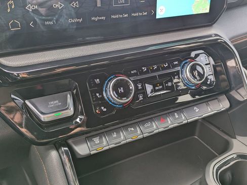 Used 2024 GMC Sierra 2500 AT4 w/ AT4 Premium Plus Package image 24