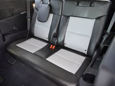 Used 2022 Ford Explorer XLT w/ Equipment Group 202A RWD image 14