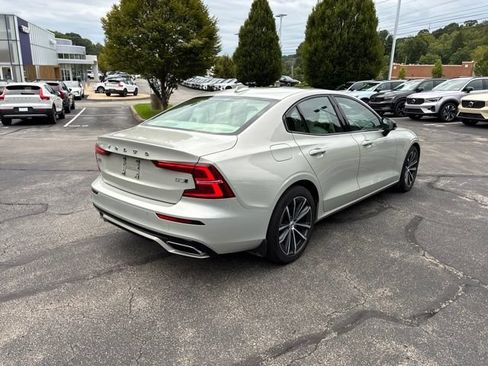 Used 2022 Volvo S60 B5 Momentum w/ Climate Package AWD/4WD image 6